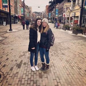 Meet your Posher, Elizabeth